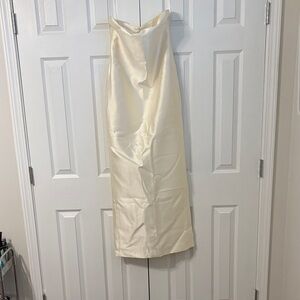 Chic Strapless Cream Dress